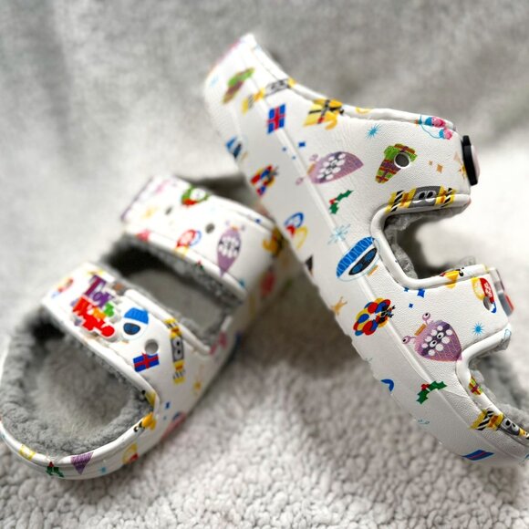 Disney Crocs Pixar Toy to the World fleece Sandals - Picture 1 of 3